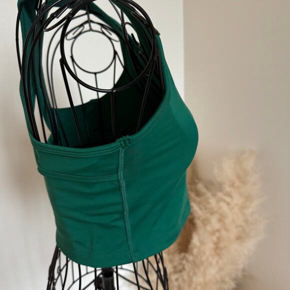 Beyond Yoga POWERBEYOND Green Strive Crop Tank Small - Picture 6 of 8